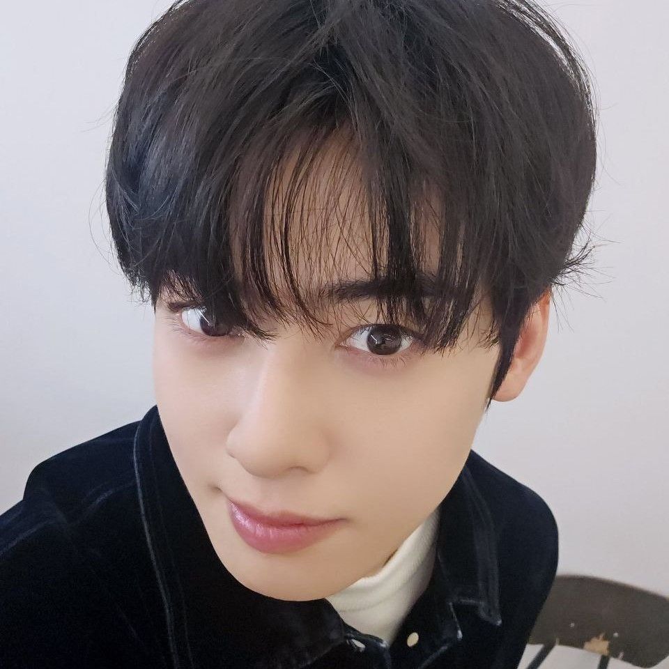 A moment captured by Eunwoo (ASTRO)'s fan