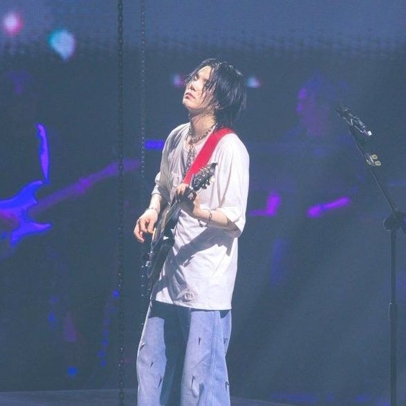 슈가 (방탄소년단) 최근 활동샷