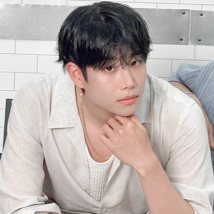 Latest photo of MJ (ASTRO)