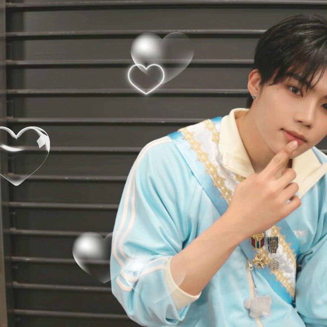 Latest photo of Park Gunwook (ZEROBASEONE)