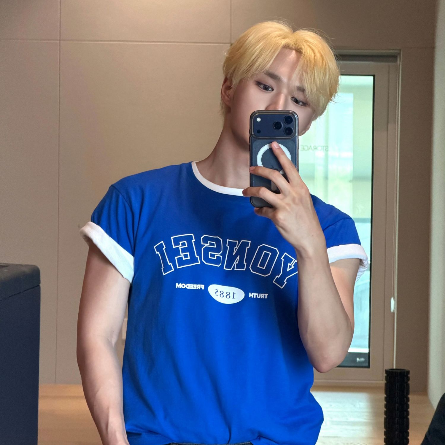 Behind-the-scenes cut of Kim Junseo (ALPHA DRIVE ONE)