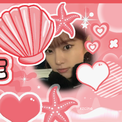 A moment captured by Monday (Weeekly)'s fan