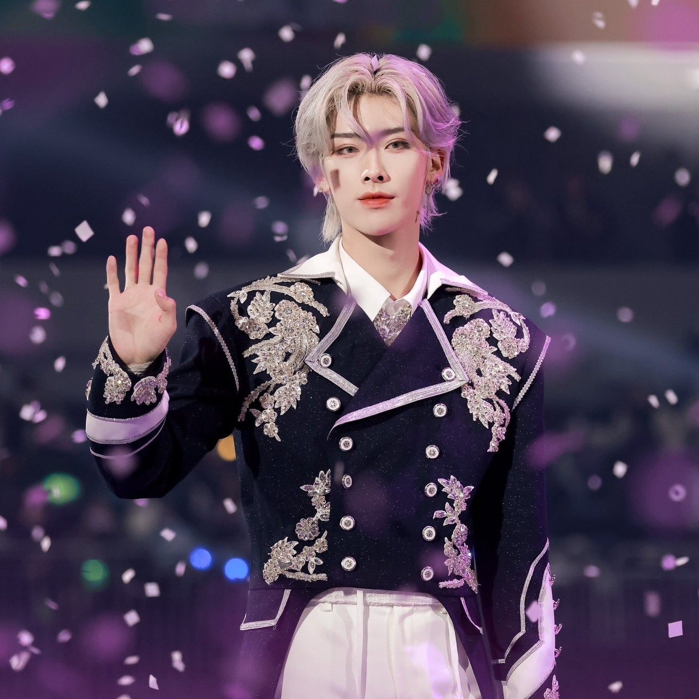 A moment captured by Ricky (ZEROBASEONE)'s fan