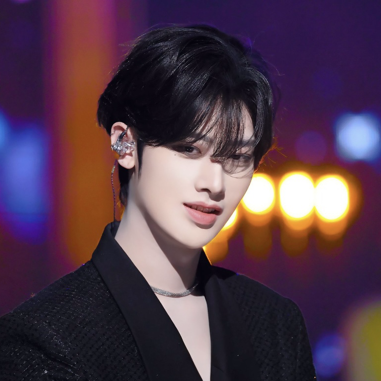 A moment captured by Ricky (ZEROBASEONE)'s fan