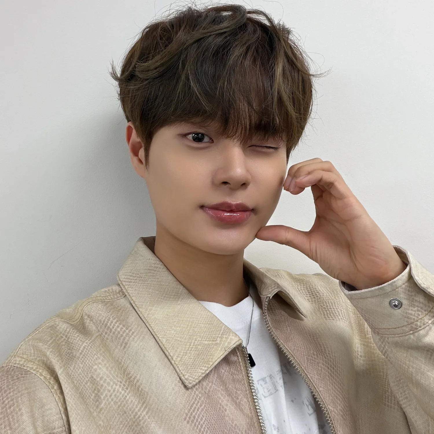 Behind-the-scenes cut of Lee Daehwi (AB6IX)