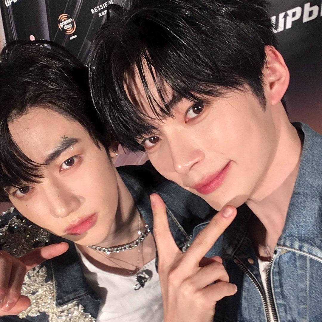 A moment captured by Sung Hanbin (ZEROBASEONE)'s fan