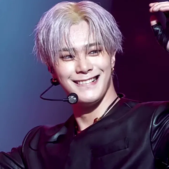 Behind-the-scenes cut of Moonbin (ASTRO)