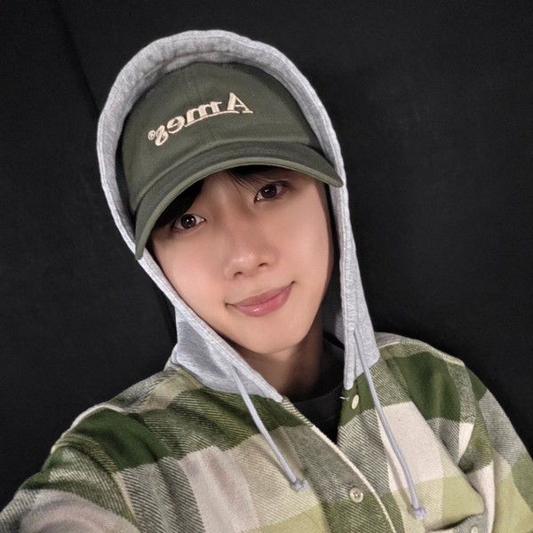 Foto profil Hui (PENTAGON) terpopuler hasil voting