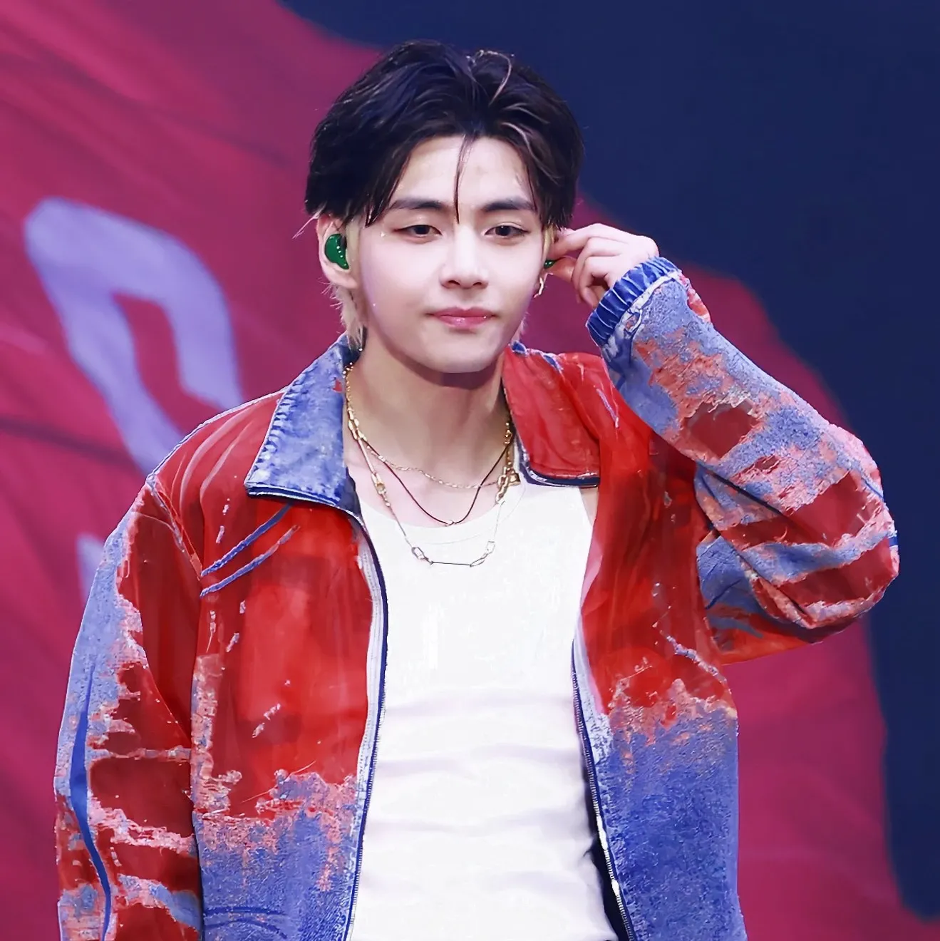 뷔 (방탄소년단) 최근 활동샷
