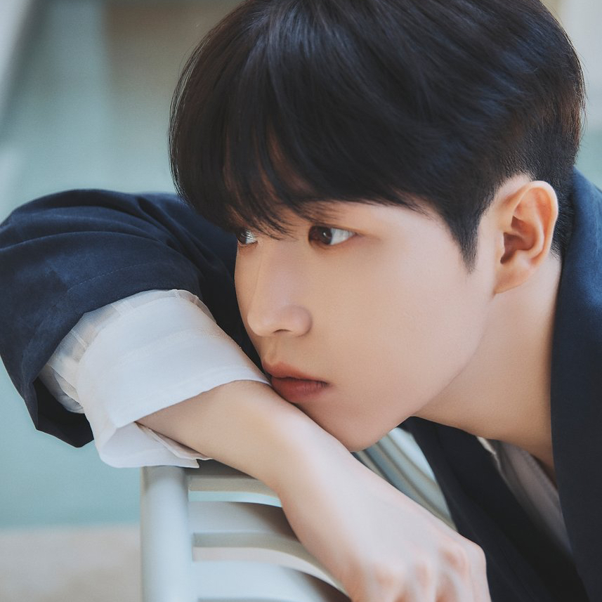 Potret di balik layar Kim Jaehwan