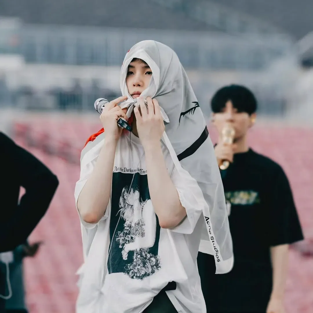 Behind-the-scenes cut of SUGA (BTS)