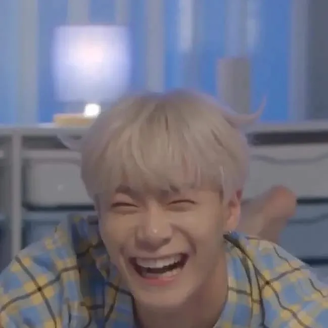 Behind-the-scenes cut of Moonbin (ASTRO)