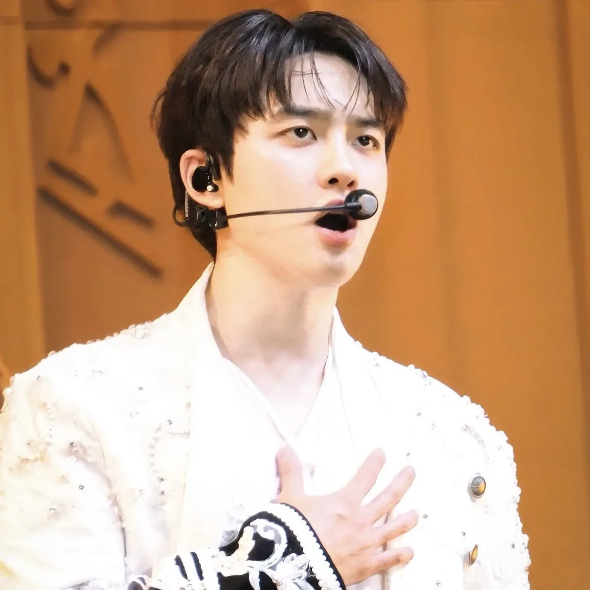 A moment captured by D.O. (EXO)'s fan