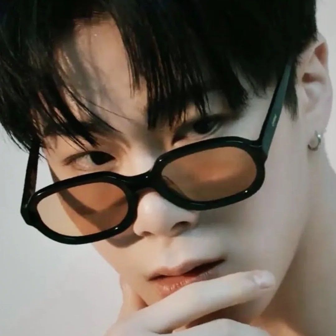 Behind-the-scenes cut of Moonbin (ASTRO)