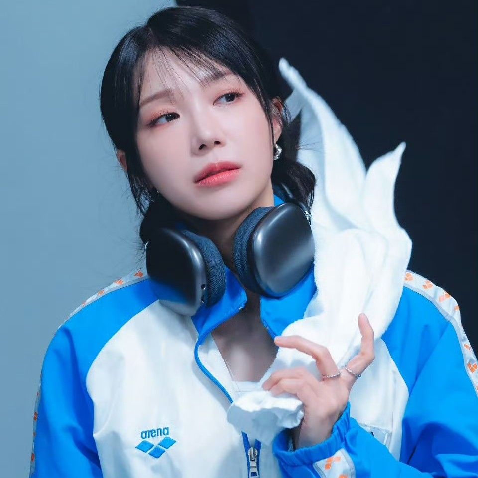 Behind-the-scenes cut of Jeong Eunji (Apink)