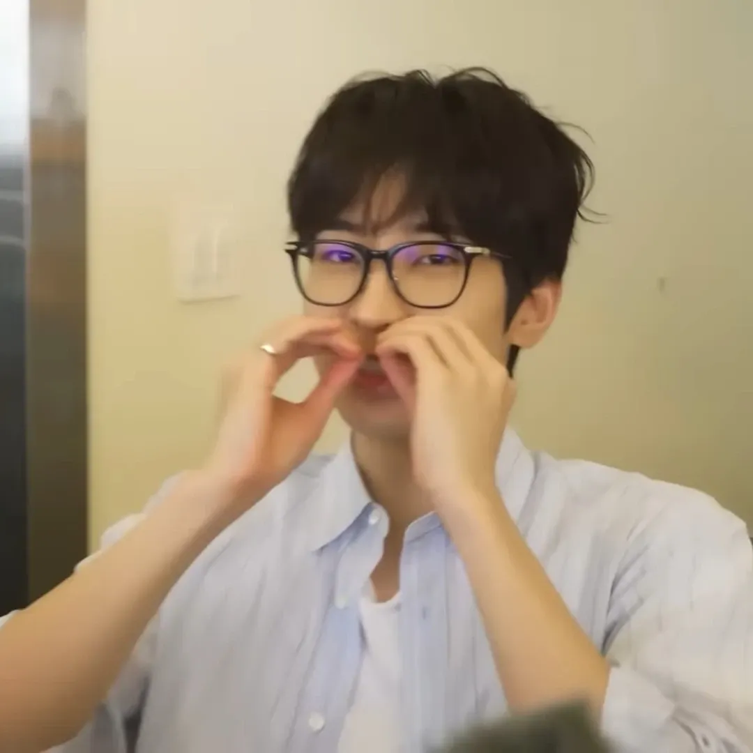 圓佑 (SEVENTEEN)的最新照片