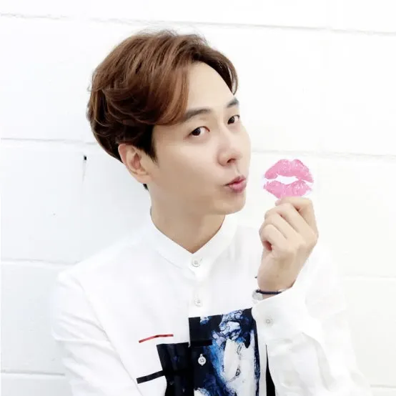 A moment captured by Andy (SHINHWA)'s fan