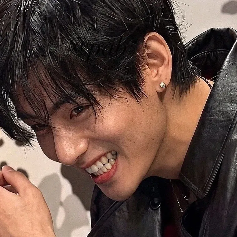 A moment captured by V (BTS)'s fan