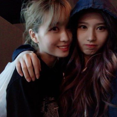 Potret di balik layar Momo (TWICE)