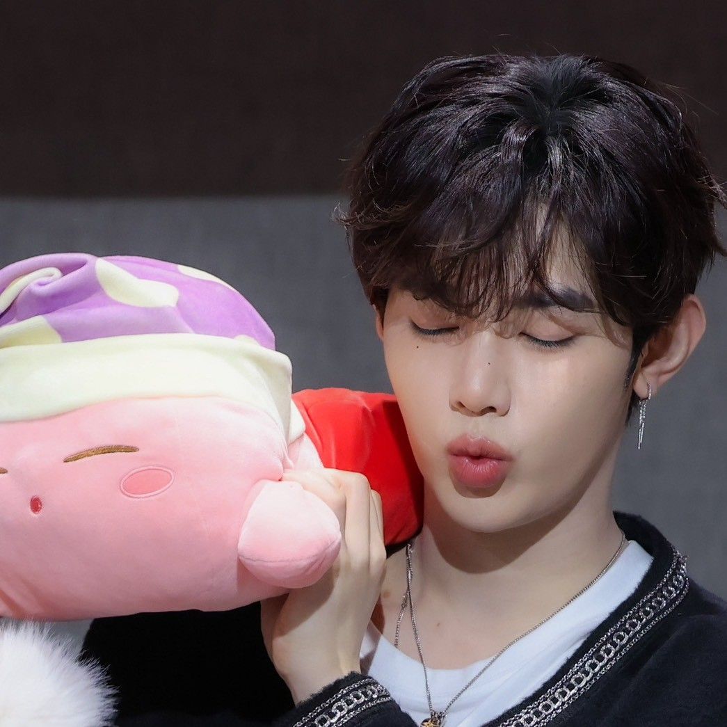 Latest photo of Zhang Hao (ZEROBASEONE)