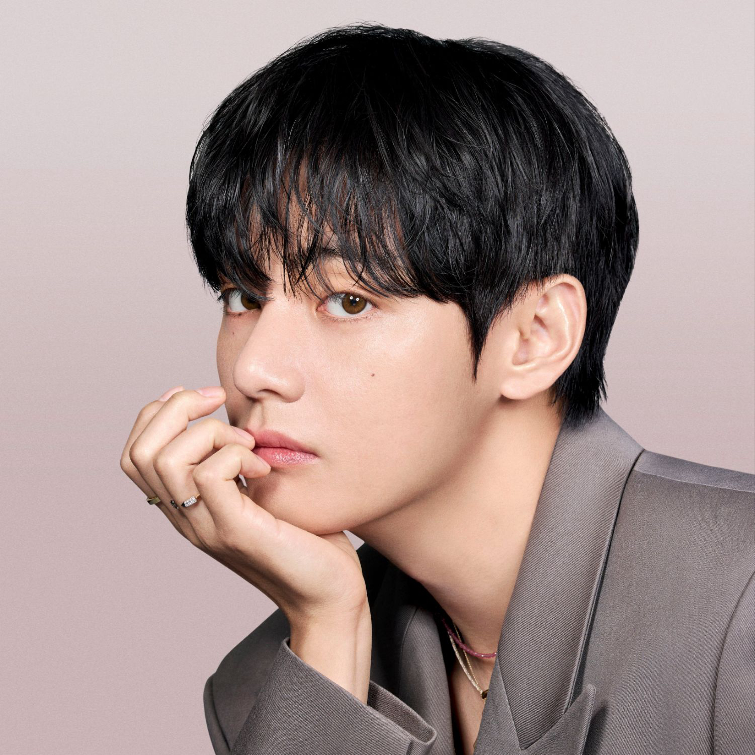 Recent activity shot of V (BTS)