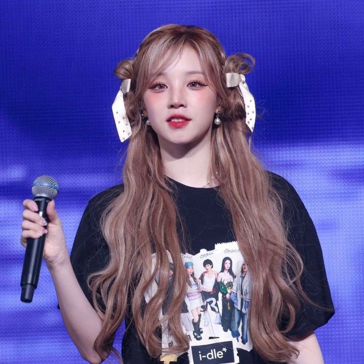 Recent activity shot of Yuqi (i-dle)