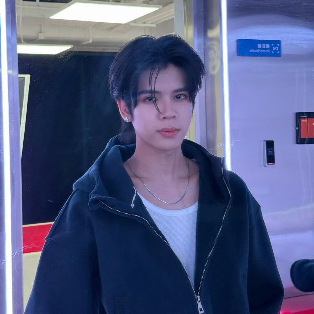 Behind-the-scenes cut of DORN (NexT1DE)