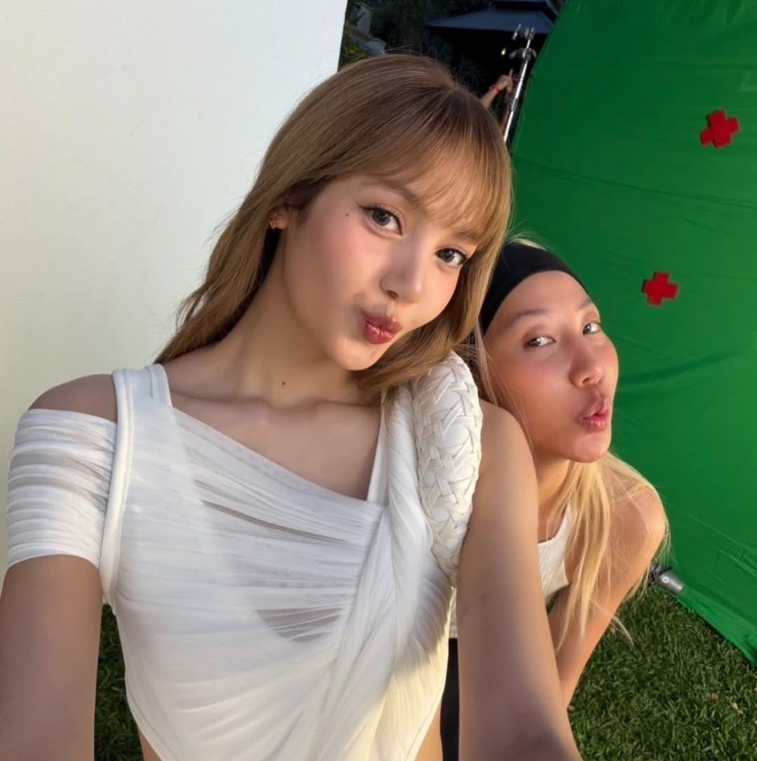 Momen yang diabadikan oleh penggemar Lisa (BLACKPINK)