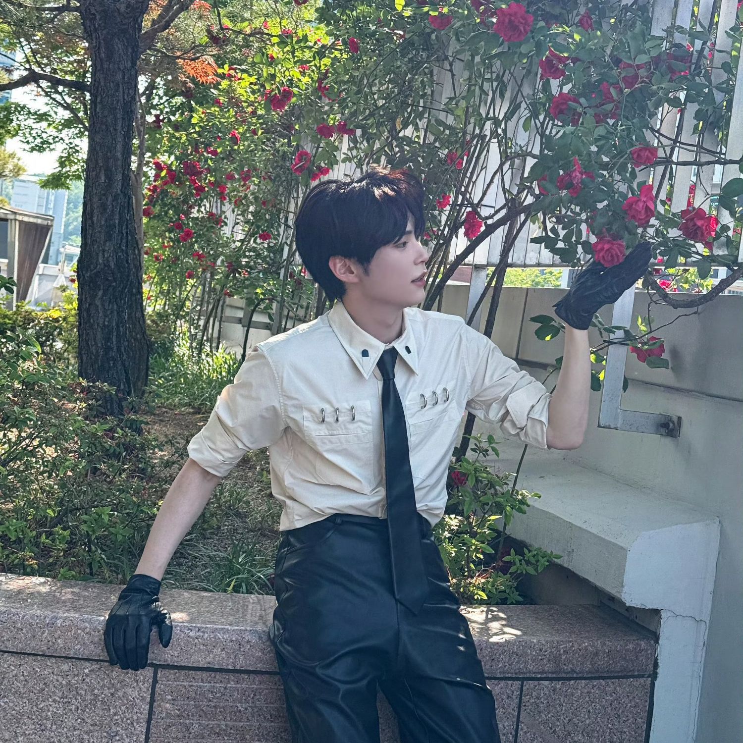 Behind-the-scenes cut of Sung Hanbin (ZEROBASEONE)