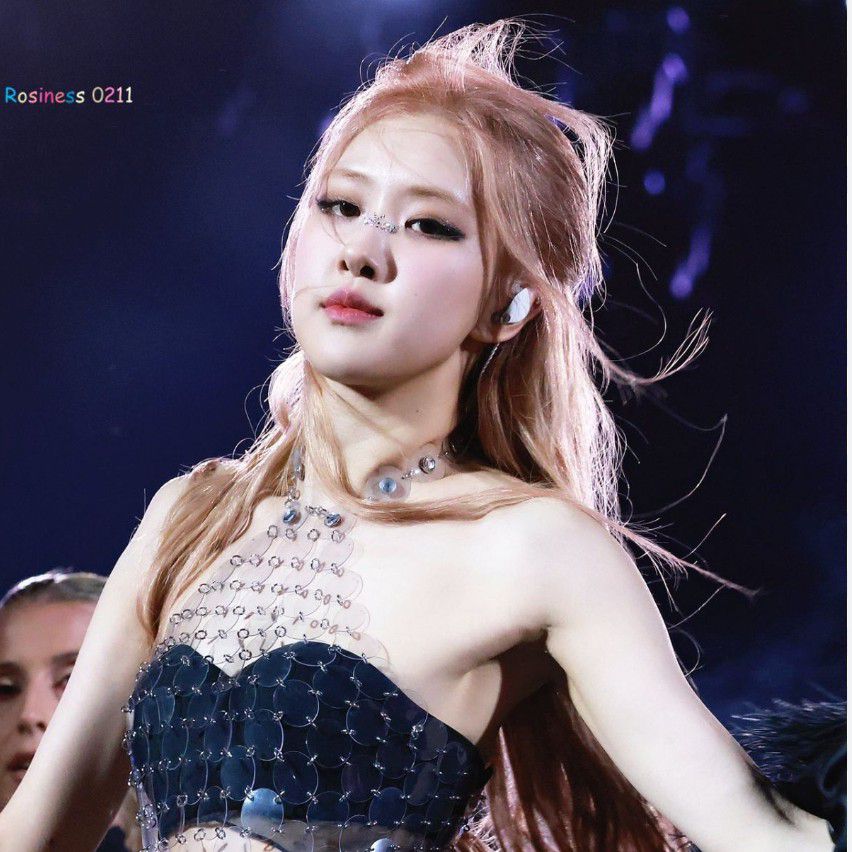 ROSÉ (BLACKPINK)的最新照片