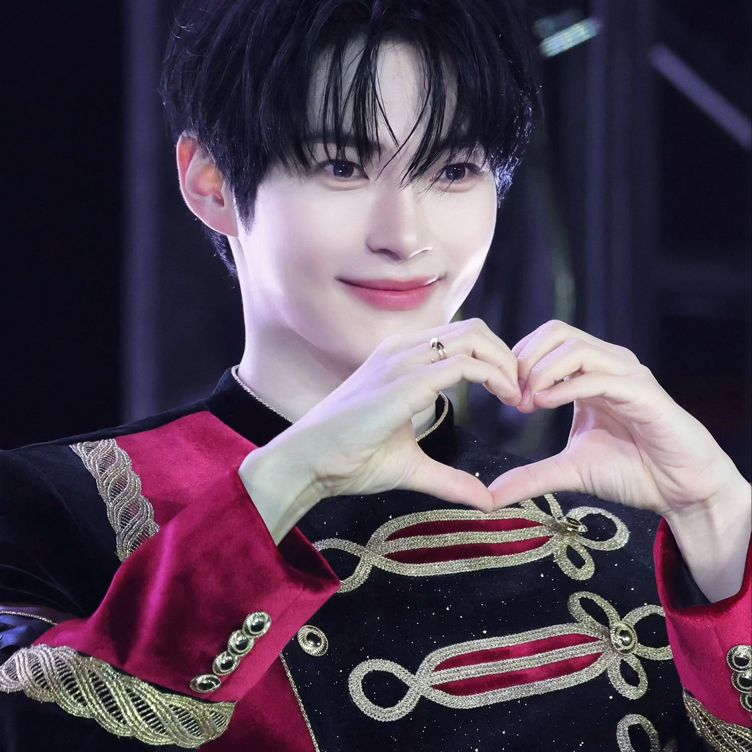 成韩彬 (ZEROBASEONE)的最新照片