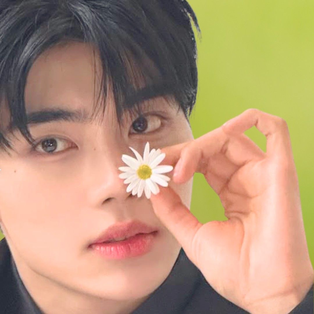 Latest photo of Park Gunwook (ZEROBASEONE)