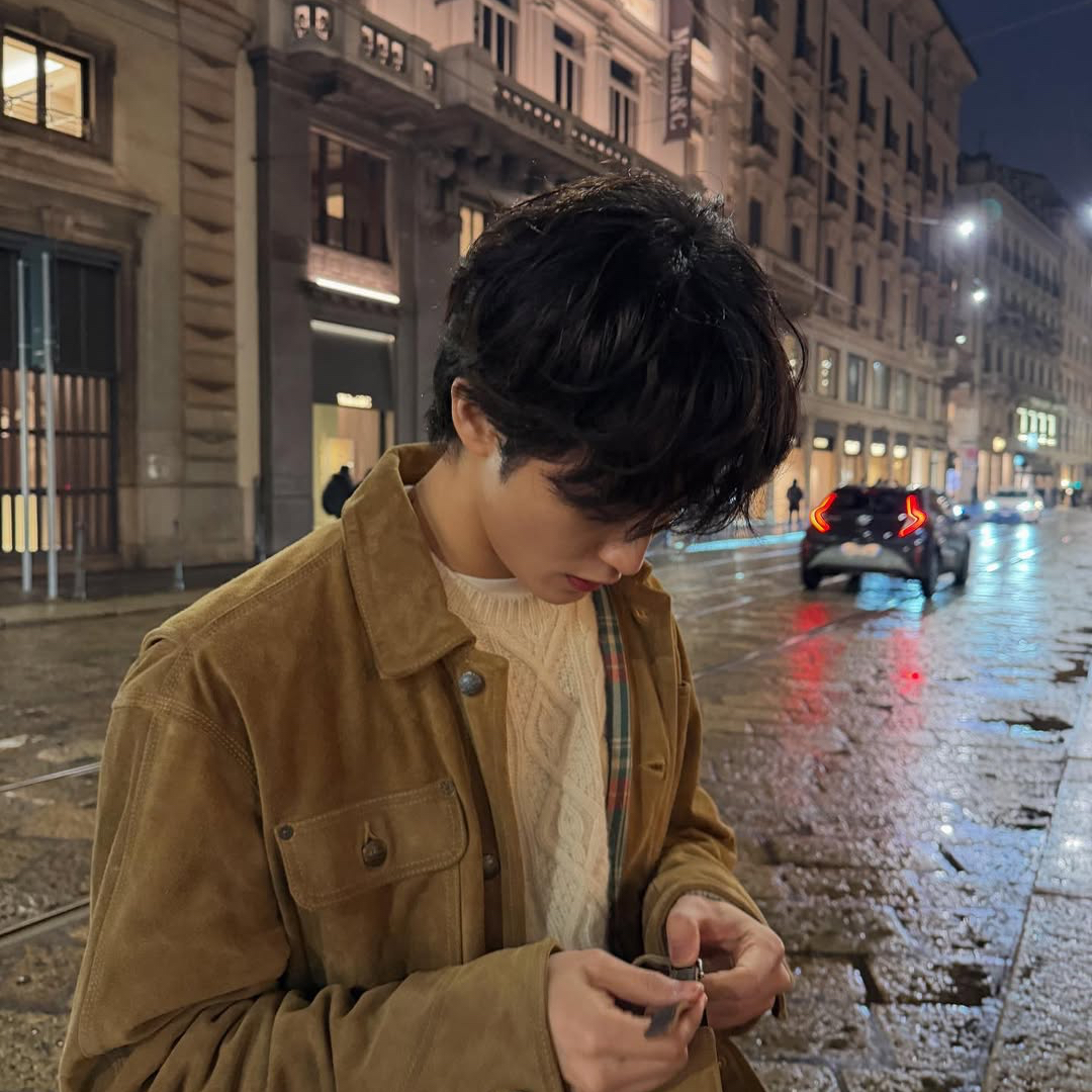 Behind-the-scenes cut of Mark (NCT 127, NCT DREAM)