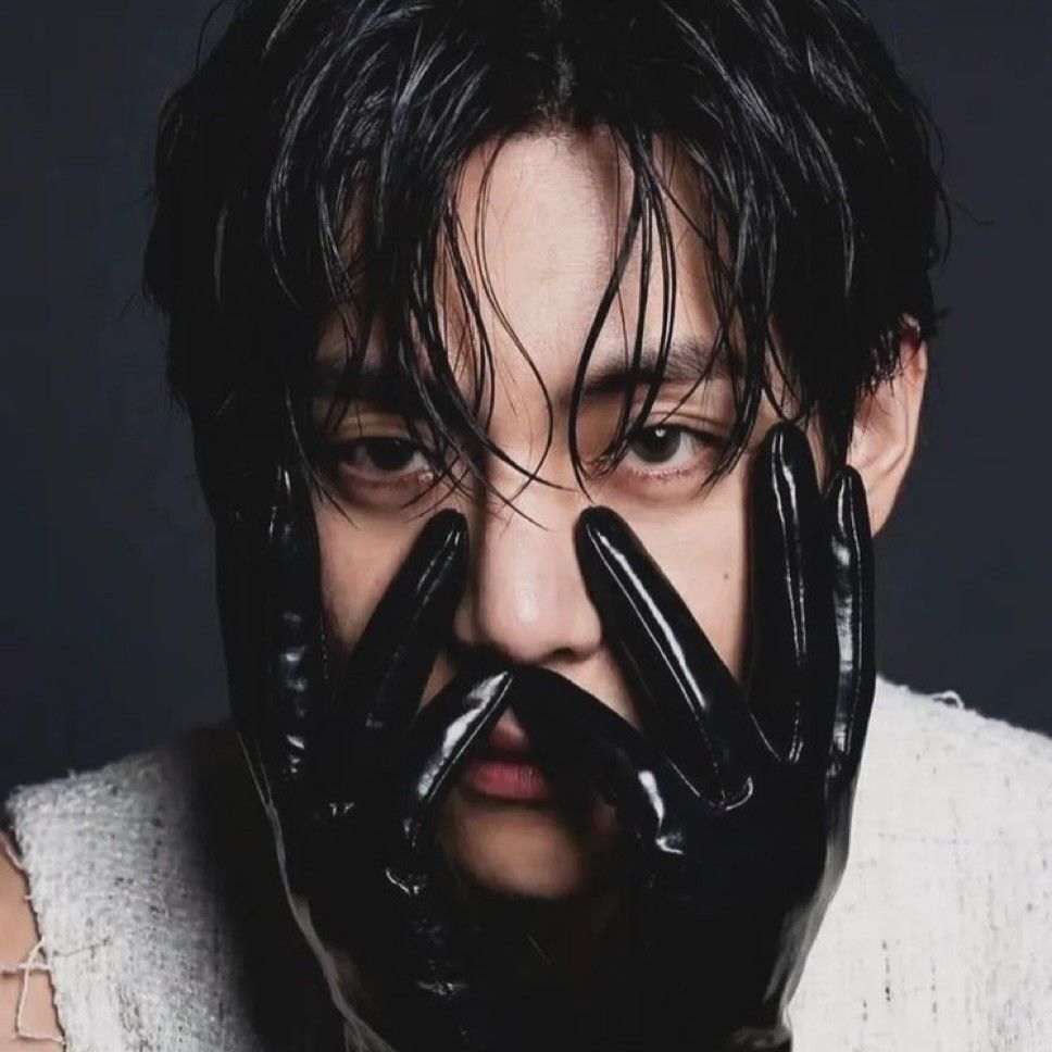 V (防弹少年团)的最新活动照片