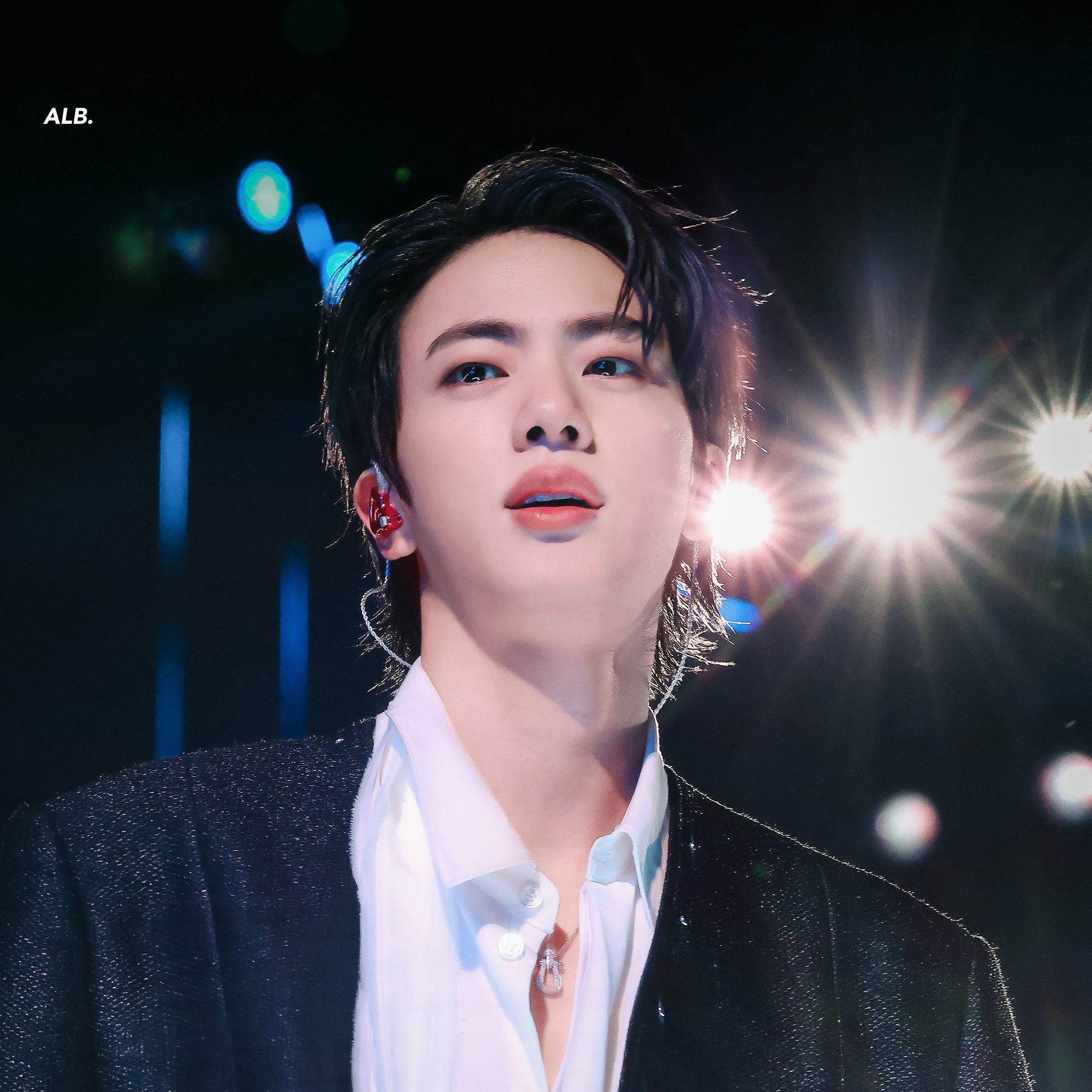 진 (방탄소년단)의 비하인드 컷