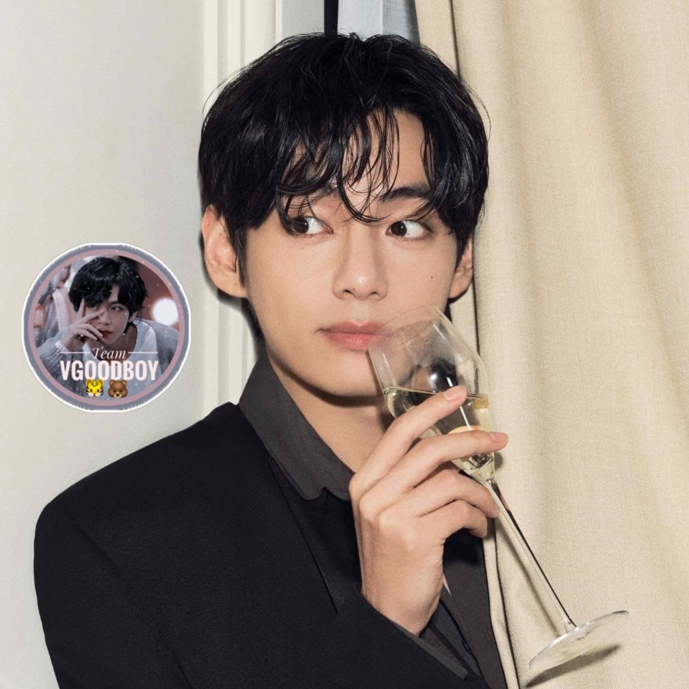 뷔 (방탄소년단)의 최신 사진