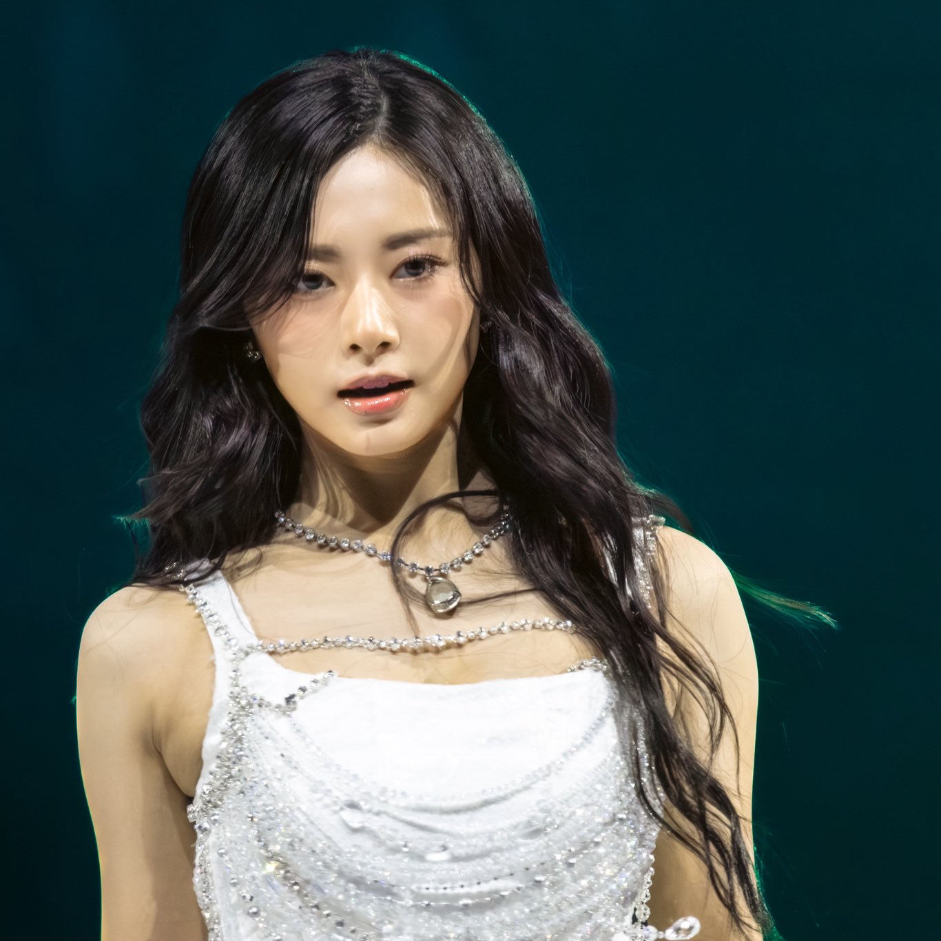 Momen yang diabadikan oleh penggemar Tzuyu (TWICE)