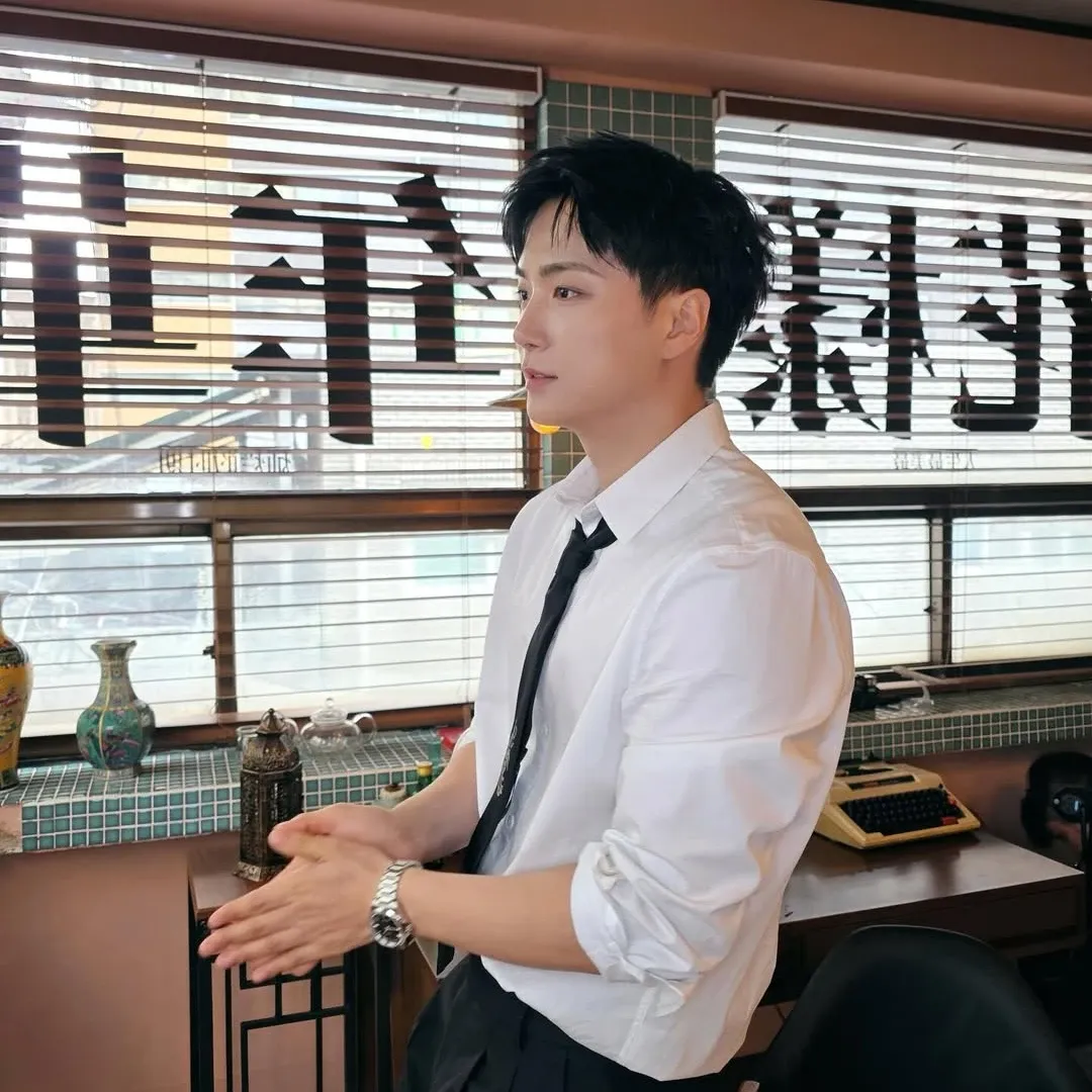 Behind-the-scenes cut of Kim Jonghyeon