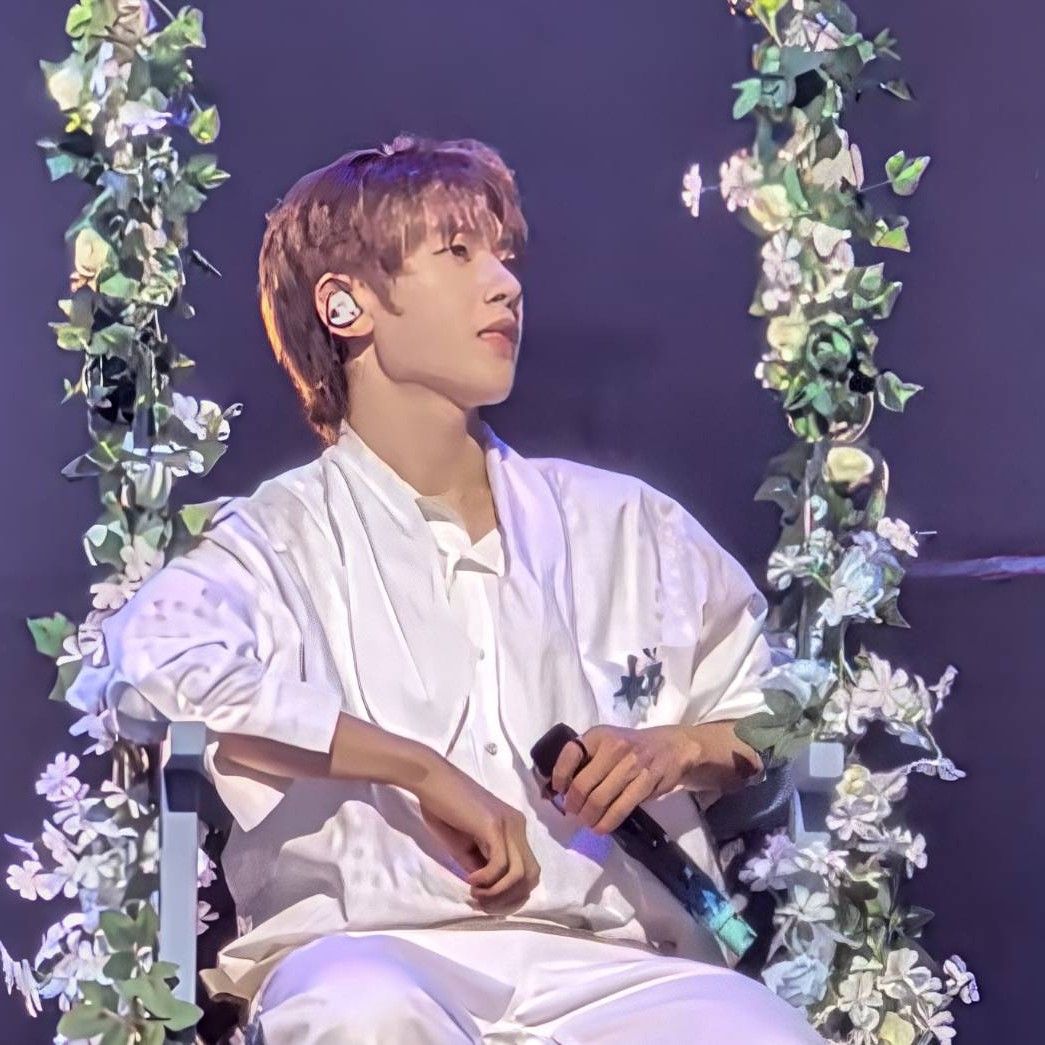 A moment captured by Seok Matthew (ZEROBASEONE)'s fan