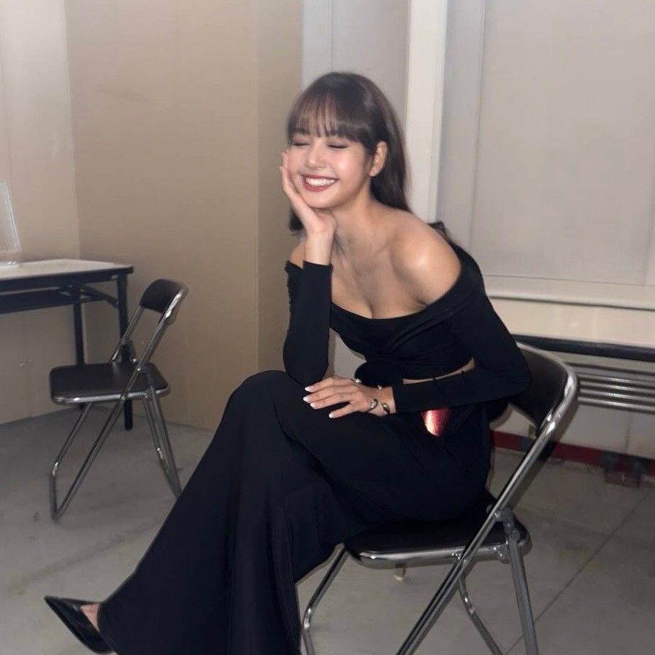 리사 (BLACKPINK)의 비하인드 컷