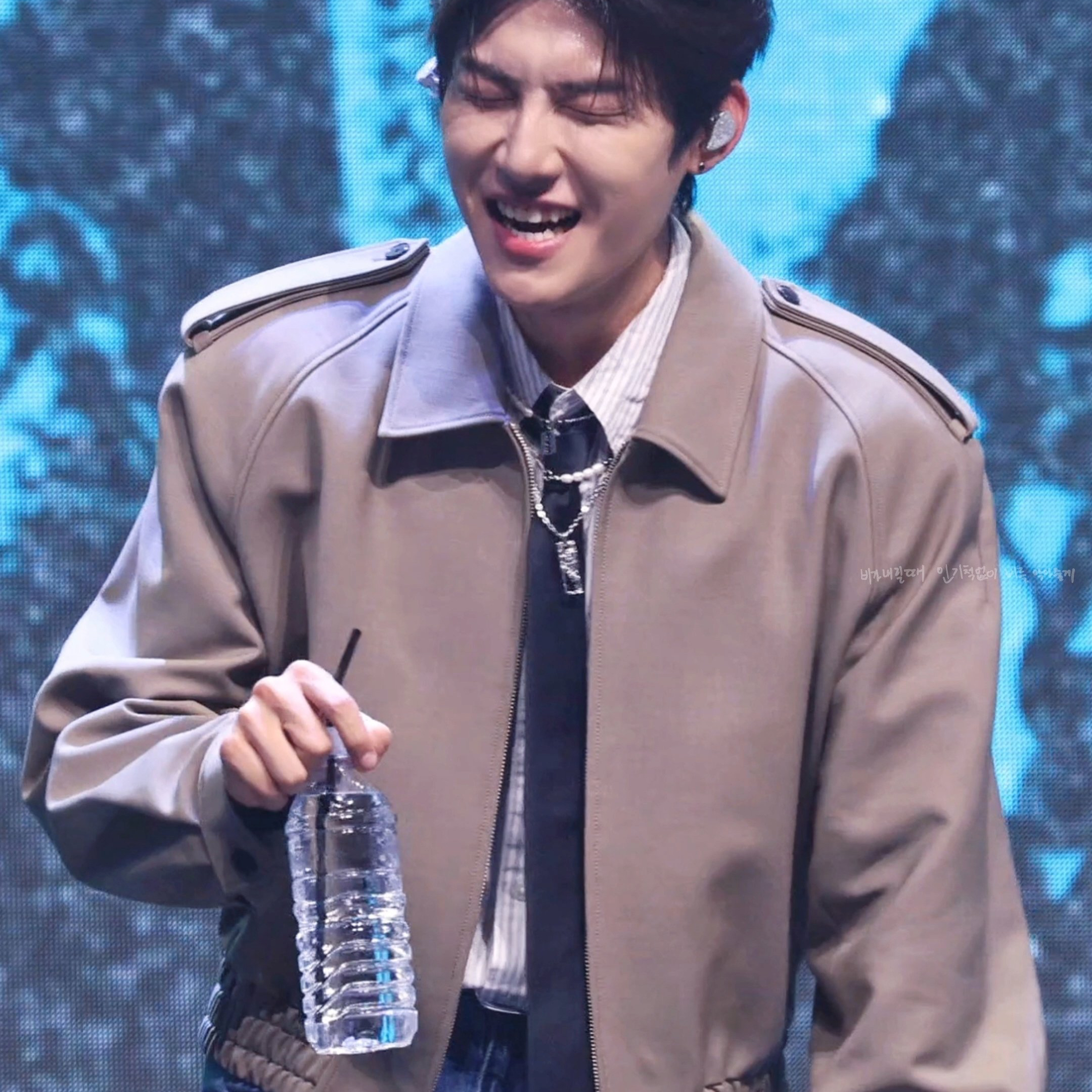 Behind-the-scenes cut of Park Woojin (AB6IX)