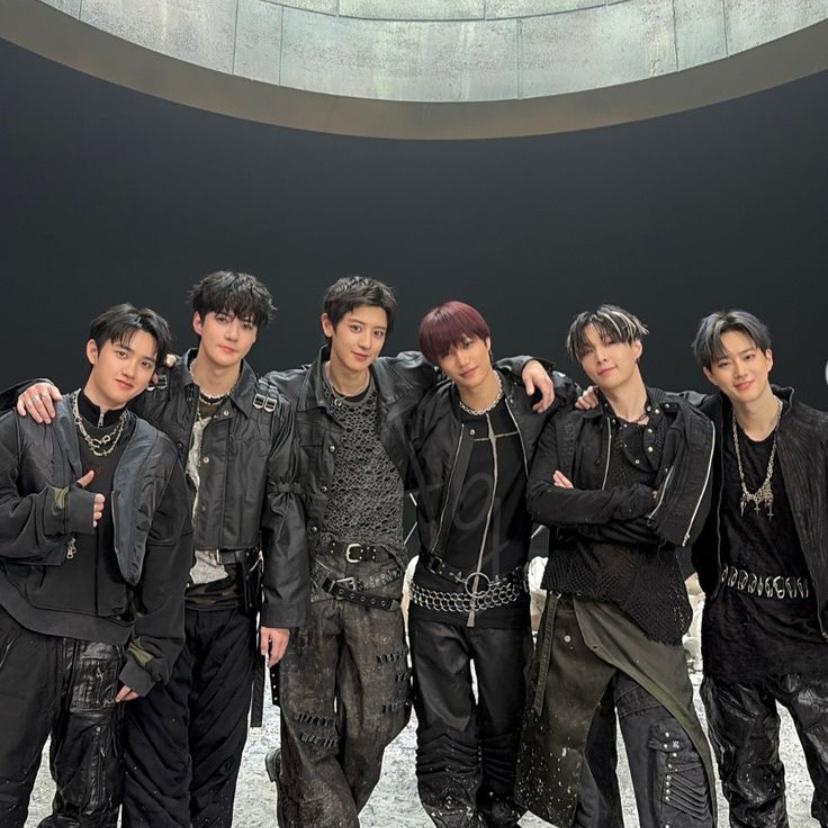 Latest photo of EXO