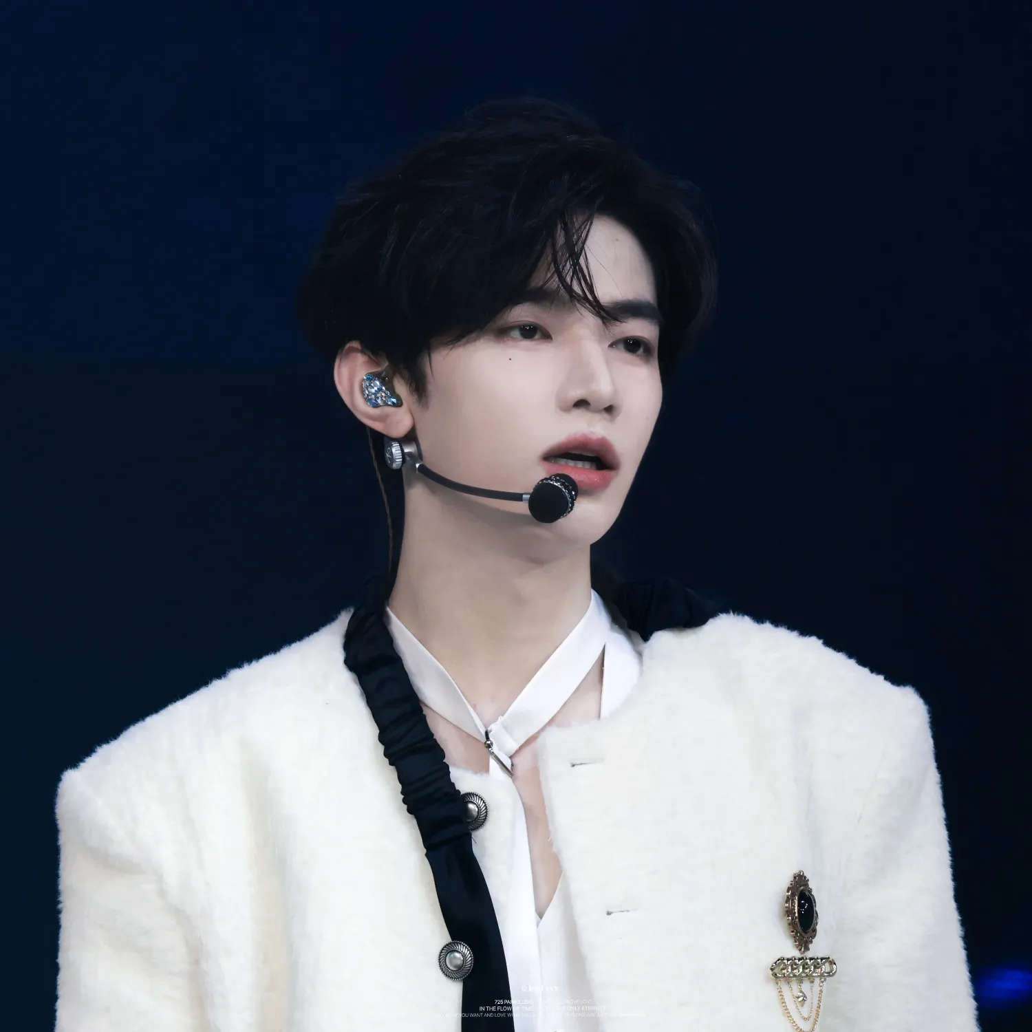 A moment captured by Zhang Hao's fan