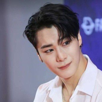 Behind-the-scenes cut of Moonbin (ASTRO)