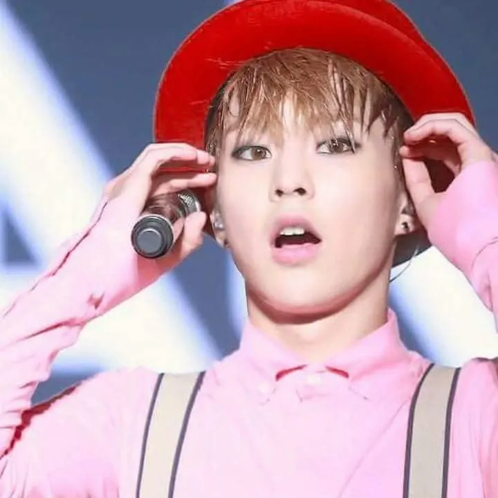 Behind-the-scenes cut of EXO