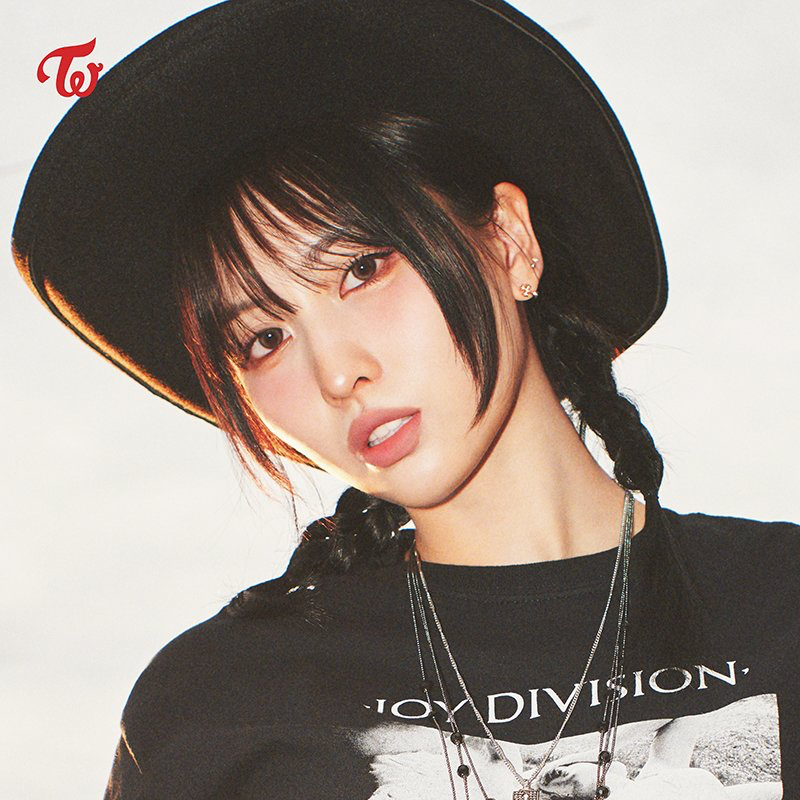 모모 (TWICE)의 최신 사진