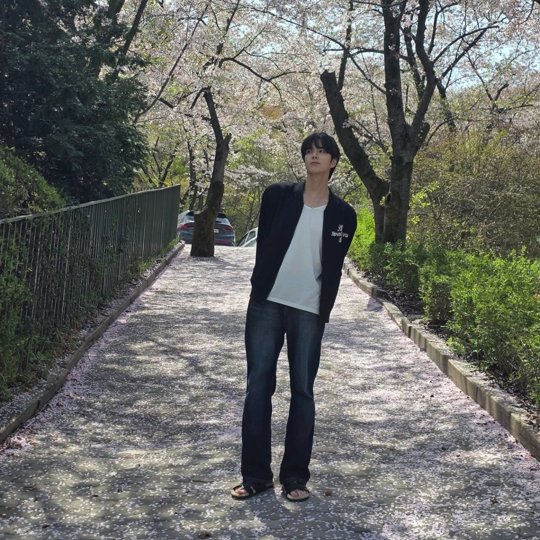 Recent activity shot of Younghoon (THE BOYZ)