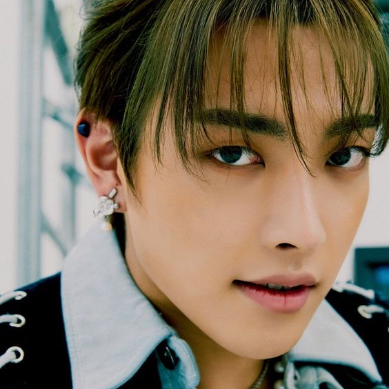 Behind-the-scenes cut of Hongjoong (ATEEZ)