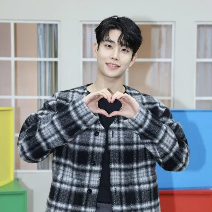 Behind-the-scenes cut of MJ (ASTRO)