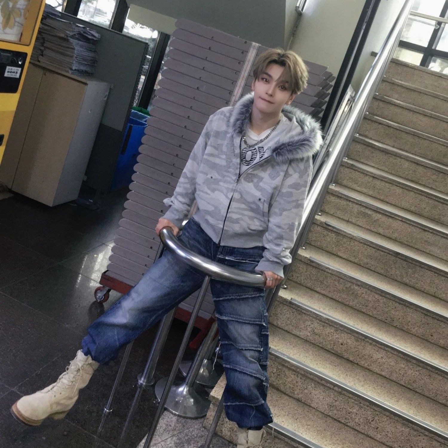 A moment captured by He Xinlong (ALPHA DRIVE ONE)'s fan